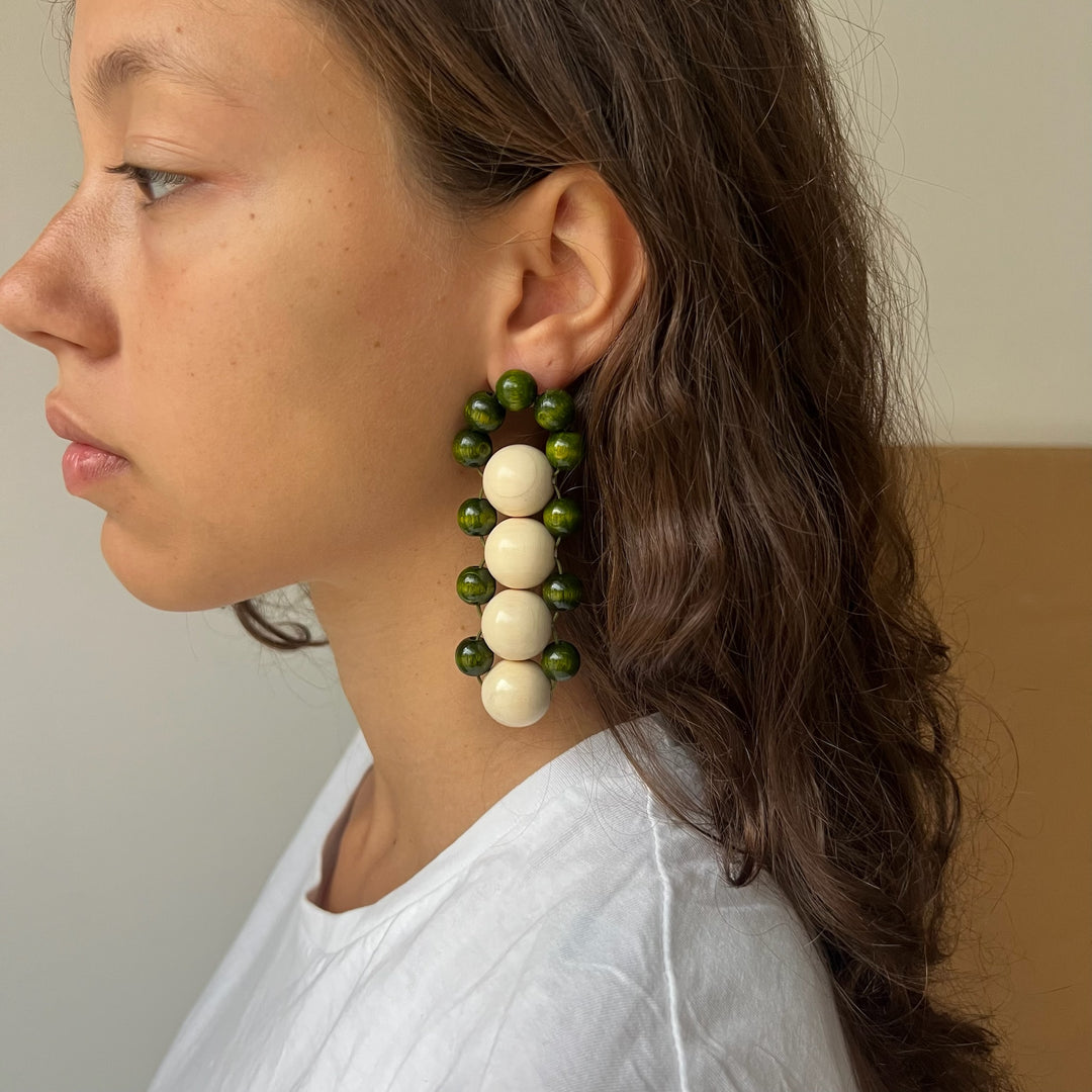 Bombyx earring [khaki/white]