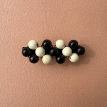 Load image into Gallery viewer, Mori hairclip [black/white]
