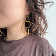 Load image into Gallery viewer, Bakoy earrings [gold]
